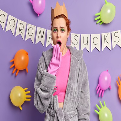 هنگام خواب با آ رایش چه اتفاقی برای پوست می افتد؟